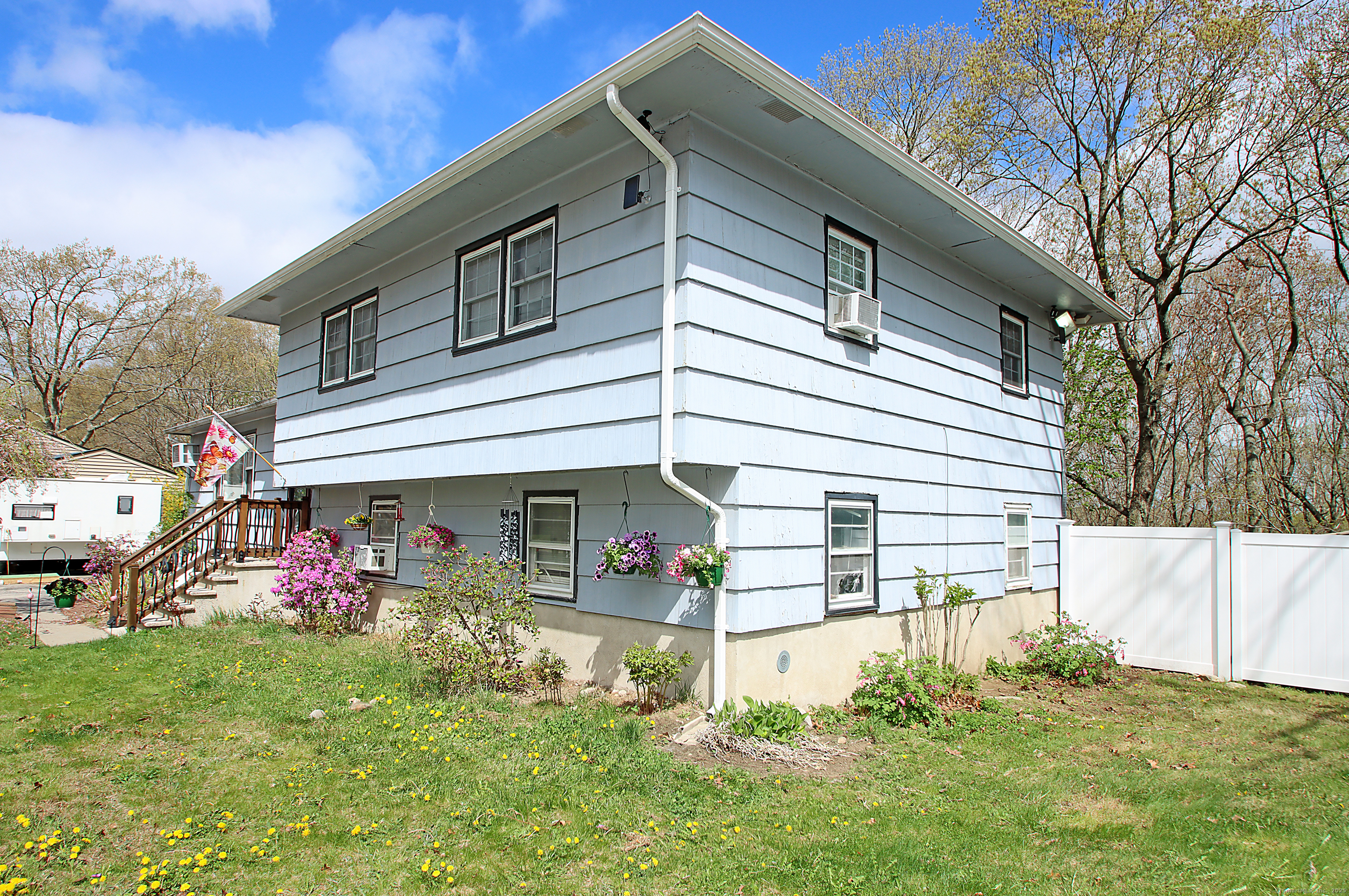 Property Photo: 226 Beth Lane CT 06705