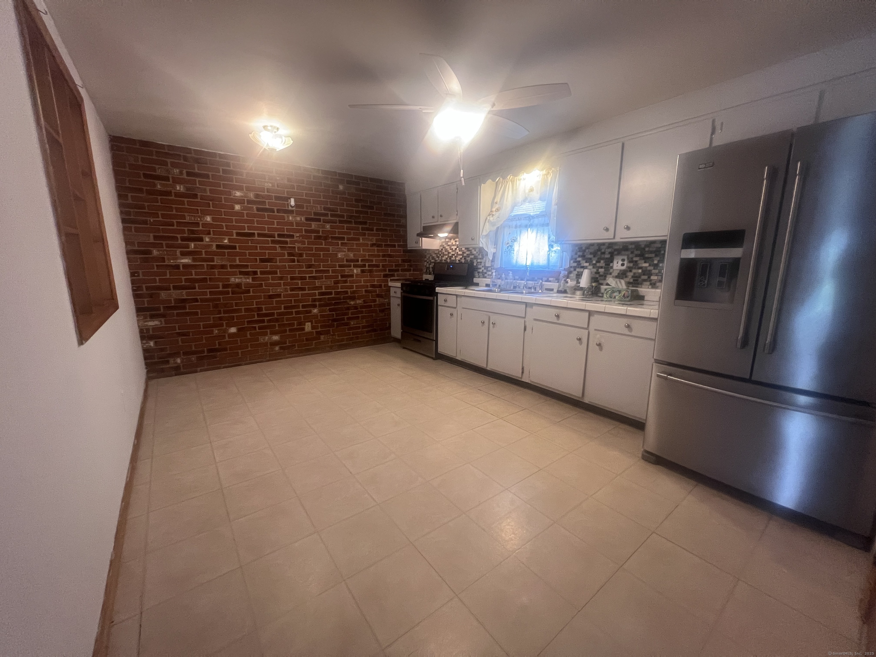 Property Photo: 8 Tetlow Street CT 06516