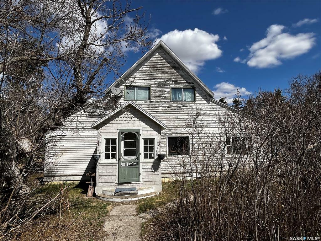 Property Photo:  121 5th Street  SK S0G 0J0 
