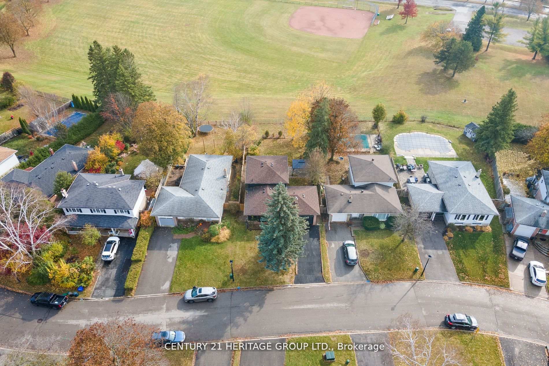 298 Roywood Crescent  Newmarket ON L3Y 1A5 photo