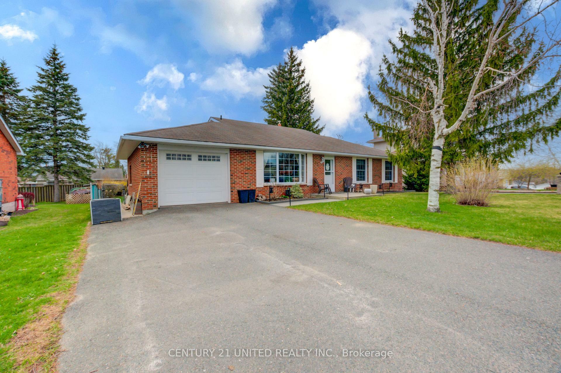 Property Photo: 233 Market Street ON K0L 1L0