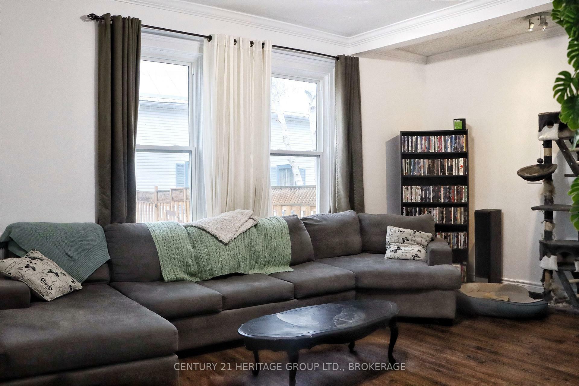 Property Photo: 124 Centre Street ON K0K 1X0