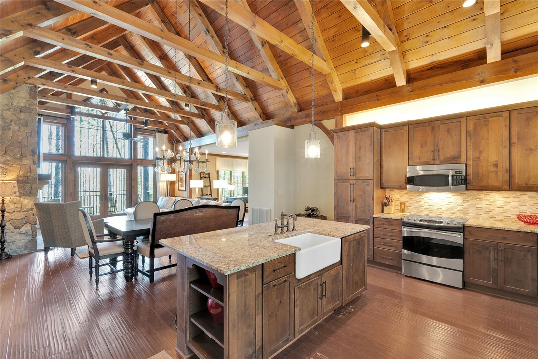 Property Photo: 124 Guest House Court SC 29685