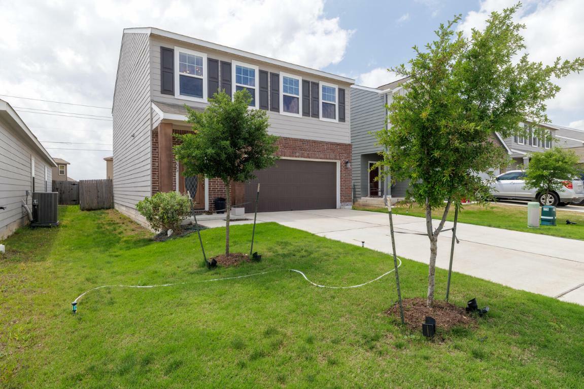 Property Photo: 225 Wonderful Life Way TX 76537