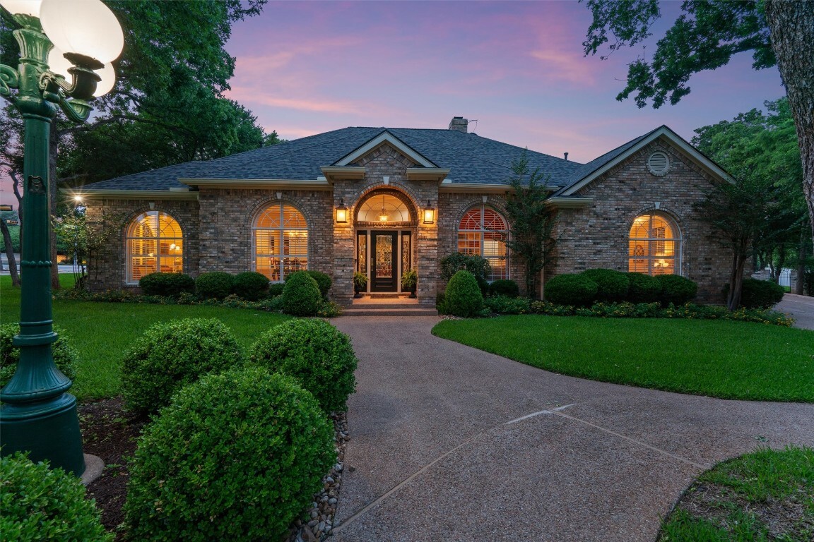 Property Photo: 1901 Plantation Court TX 78681