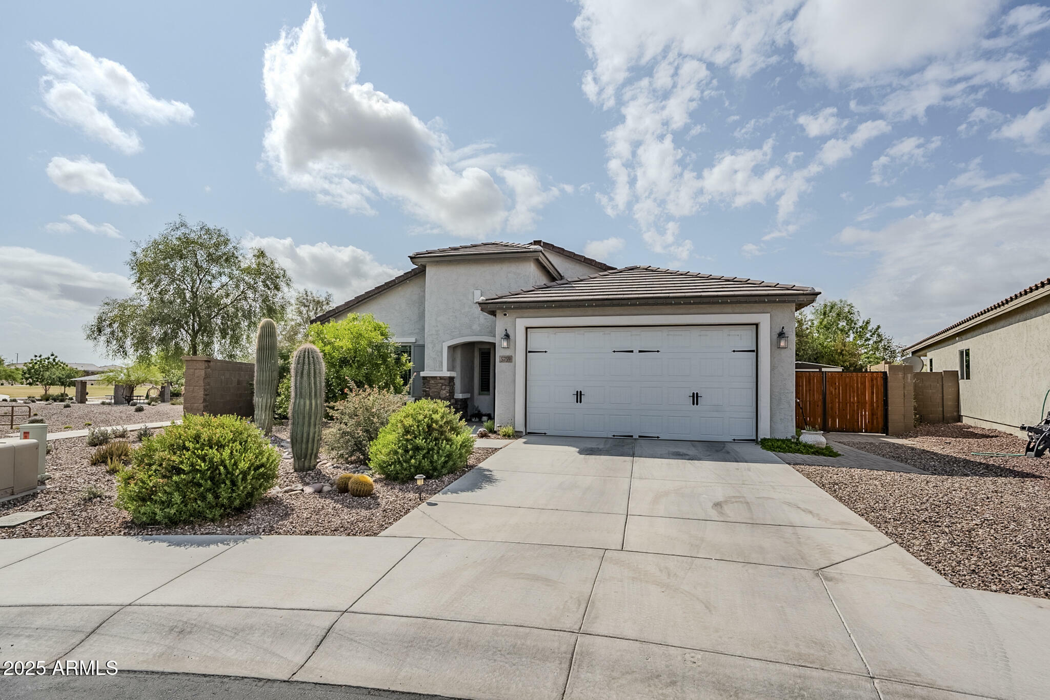 Property Photo: 5759 W Saratoga Court AZ 85132