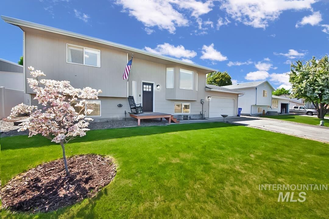 Property Photo:  1910 Birch Ave  ID 83501 