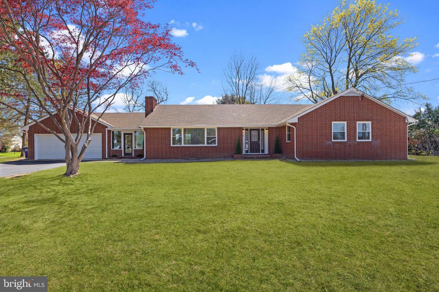 Property Photo:  4 Vancza Drive  NJ 08022 