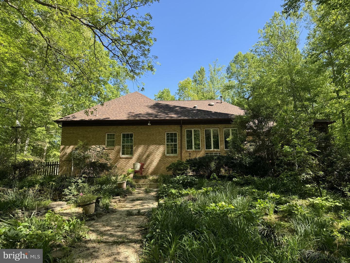 Property Photo: 12868 Paddle Wheel Court VA 20112