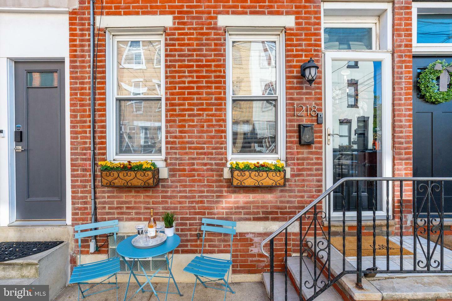 1218 E Palmer Street  Philadelphia PA 19125 photo