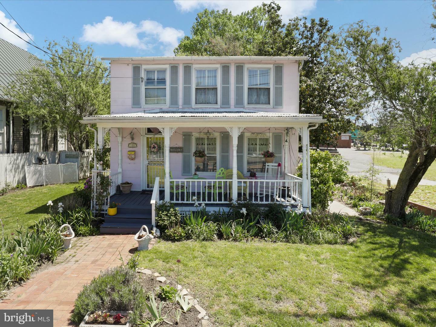 Property Photo: 100 Cambridge Street VA 22405