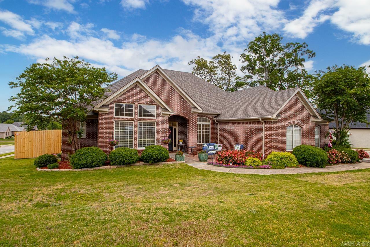Property Photo: 4040 Robinwood Circle AR 72022