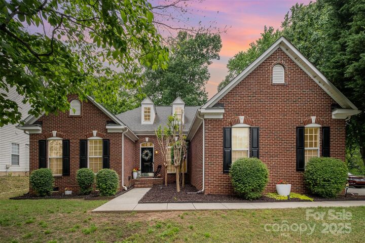 10011 Spring Park Drive  Charlotte NC 28269 photo
