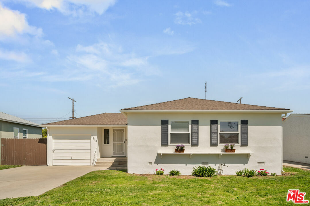 7818 Toland Ave  Los Angeles CA 90045 photo