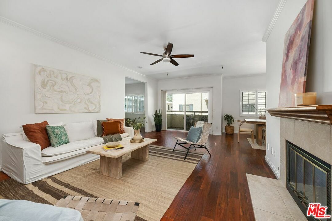 Property Photo: 14630 Dickens St CA 91403