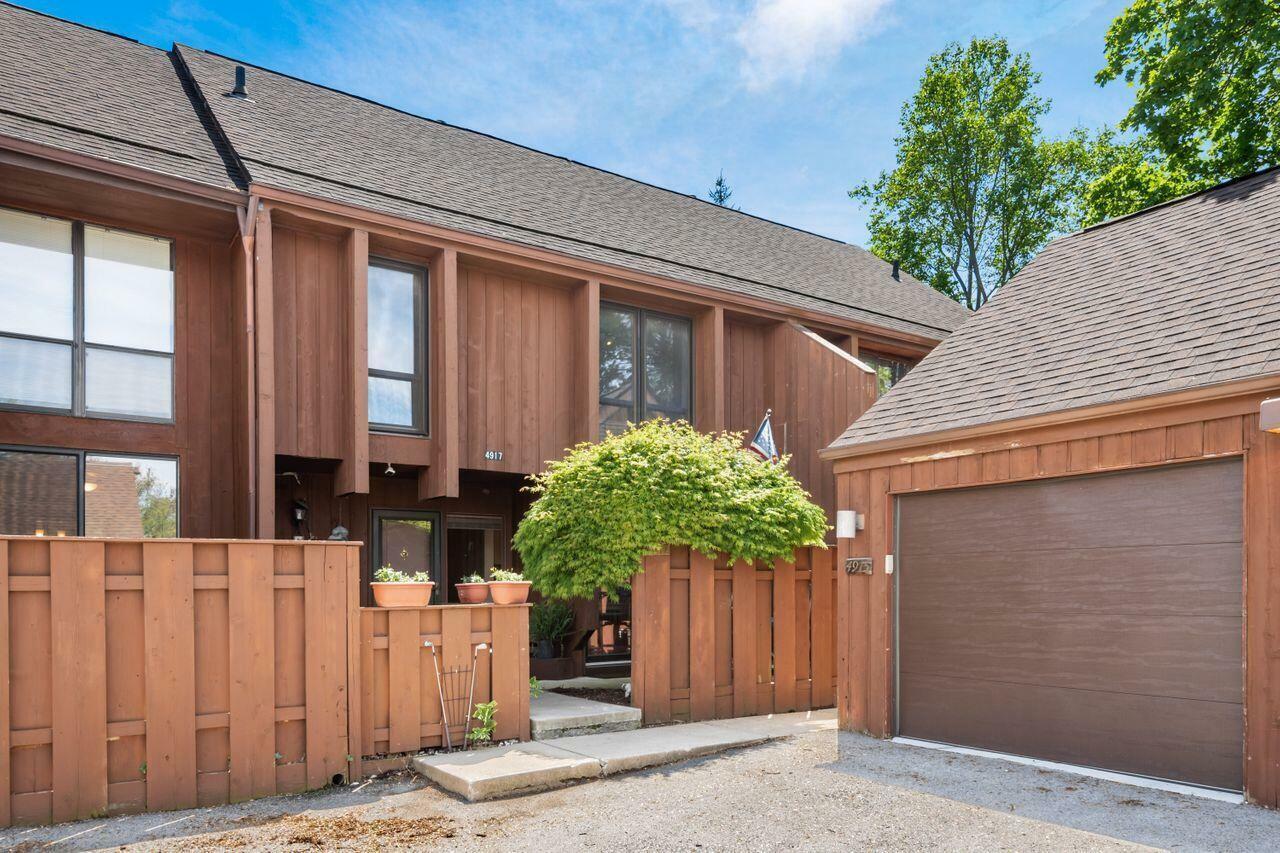 Property Photo: 4917 Whistlewood Lane OH 43081