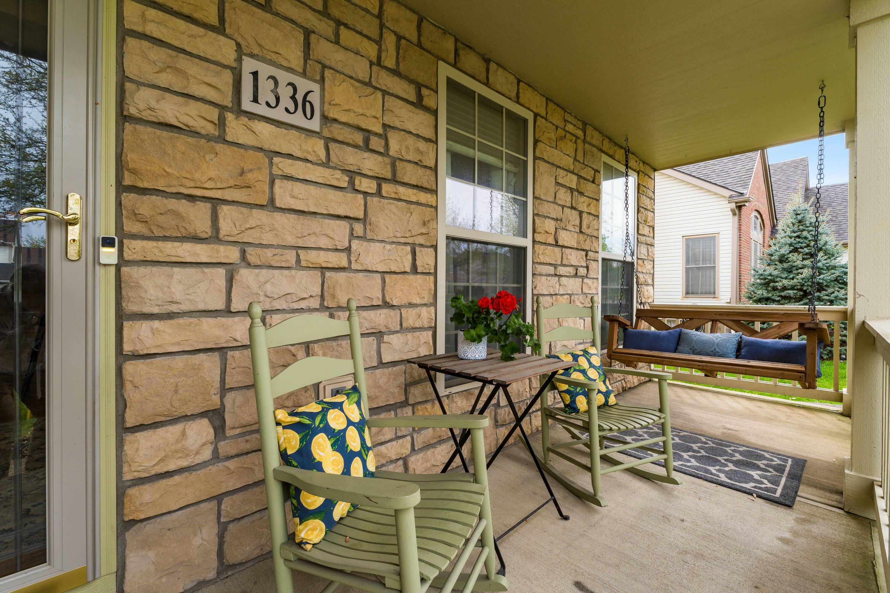 Property Photo: 1336 Great Hunter Drive OH 43123