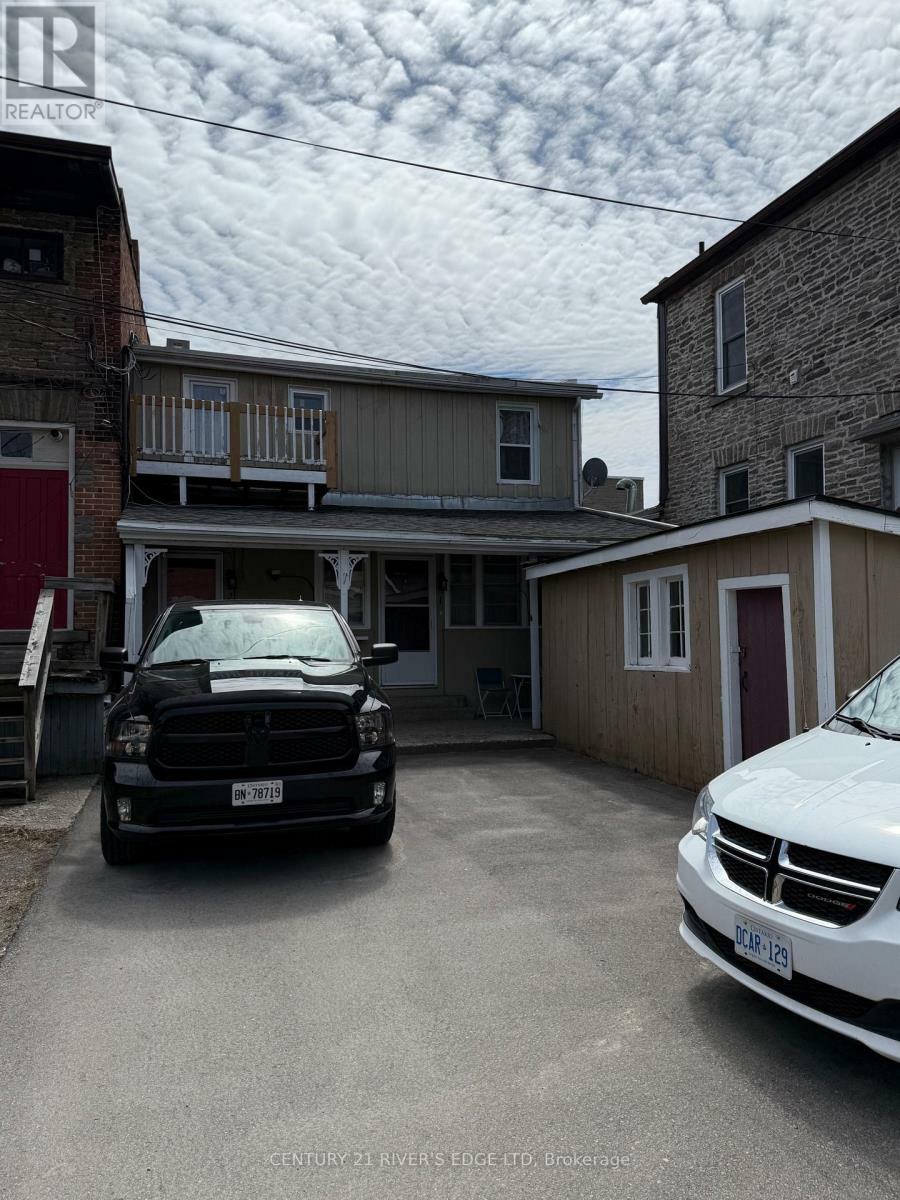 Photo de la propriété: 108-112 King Street West ON K6V 3P9
