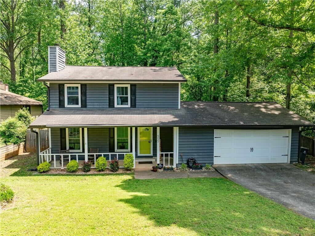 Property Photo: 555 Creekwood Crossing GA 30076