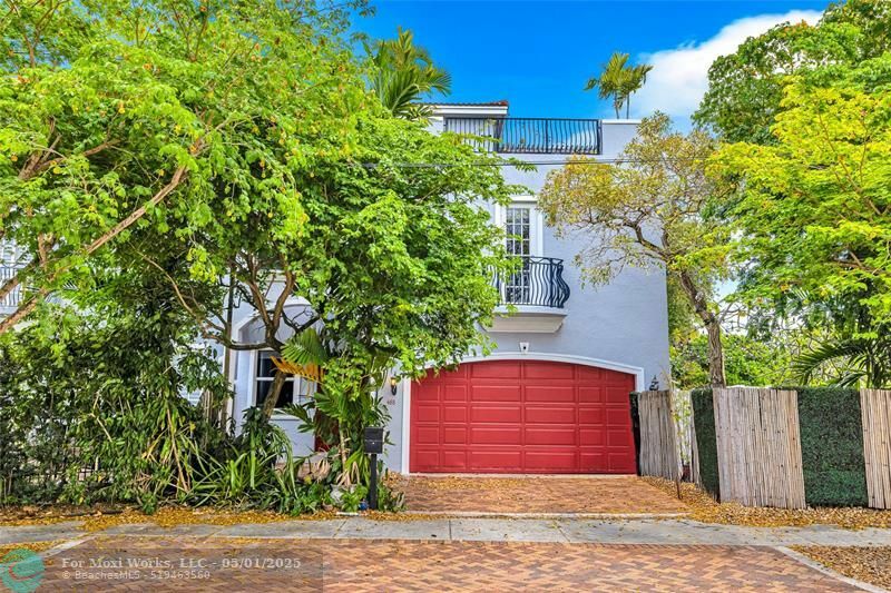 Property Photo: 488 SW 5th Ave 488 FL 33315