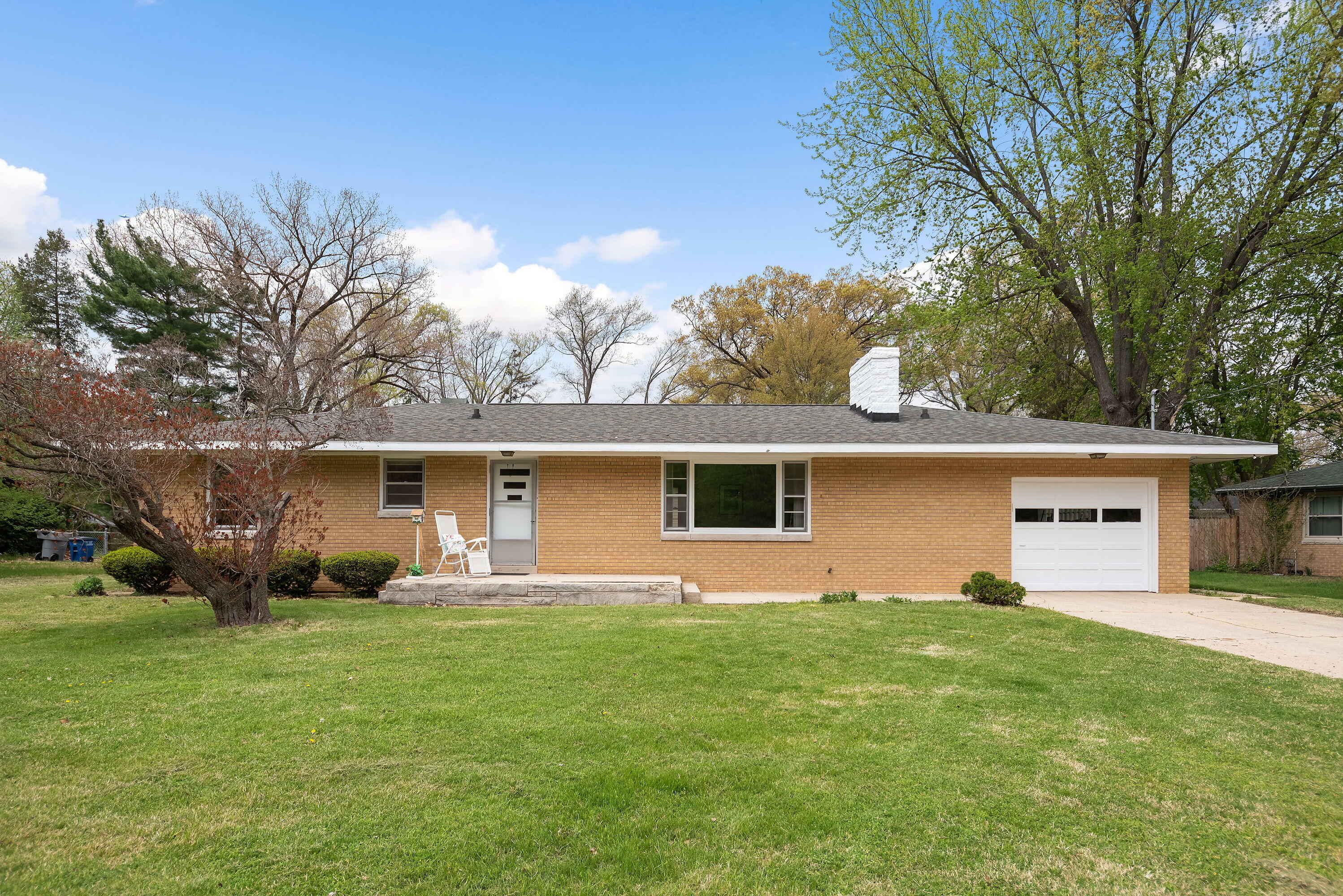 Property Photo: 213 Robin Trail IN 46360