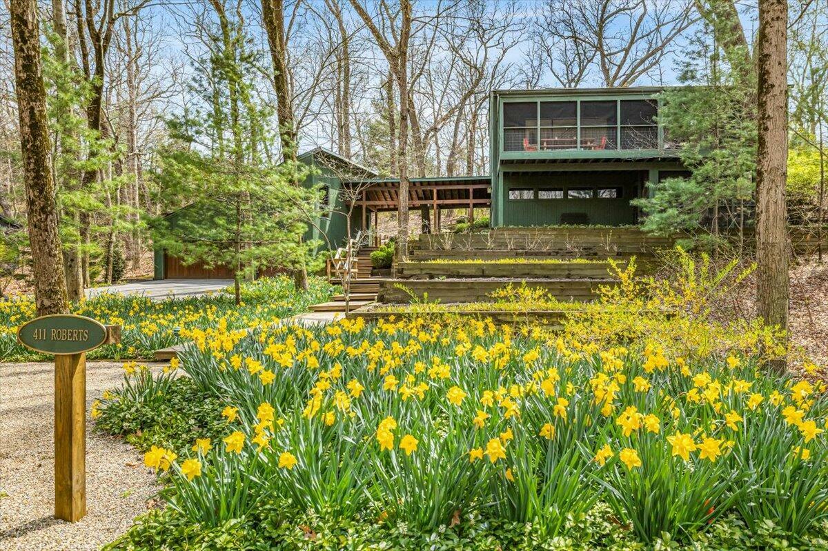 Property Photo: 411 E Roberts Avenue IN 46301