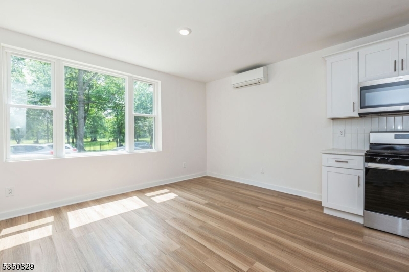 Property Photo: 164 Glenwood Ave 101 4 NJ 07003