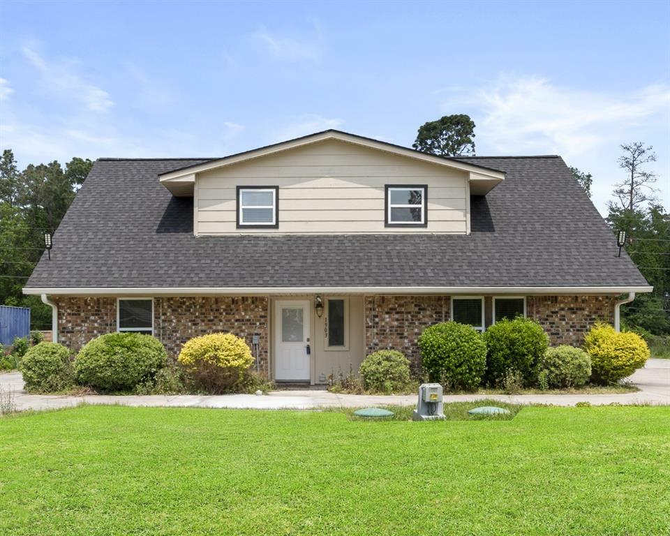Property Photo: 1903 Pinewoods Way TX 77386