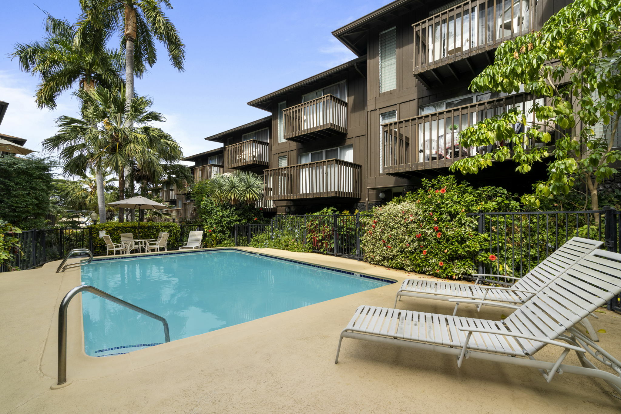 Property Photo: 75-5855 Walua Rd 15 HI 96740