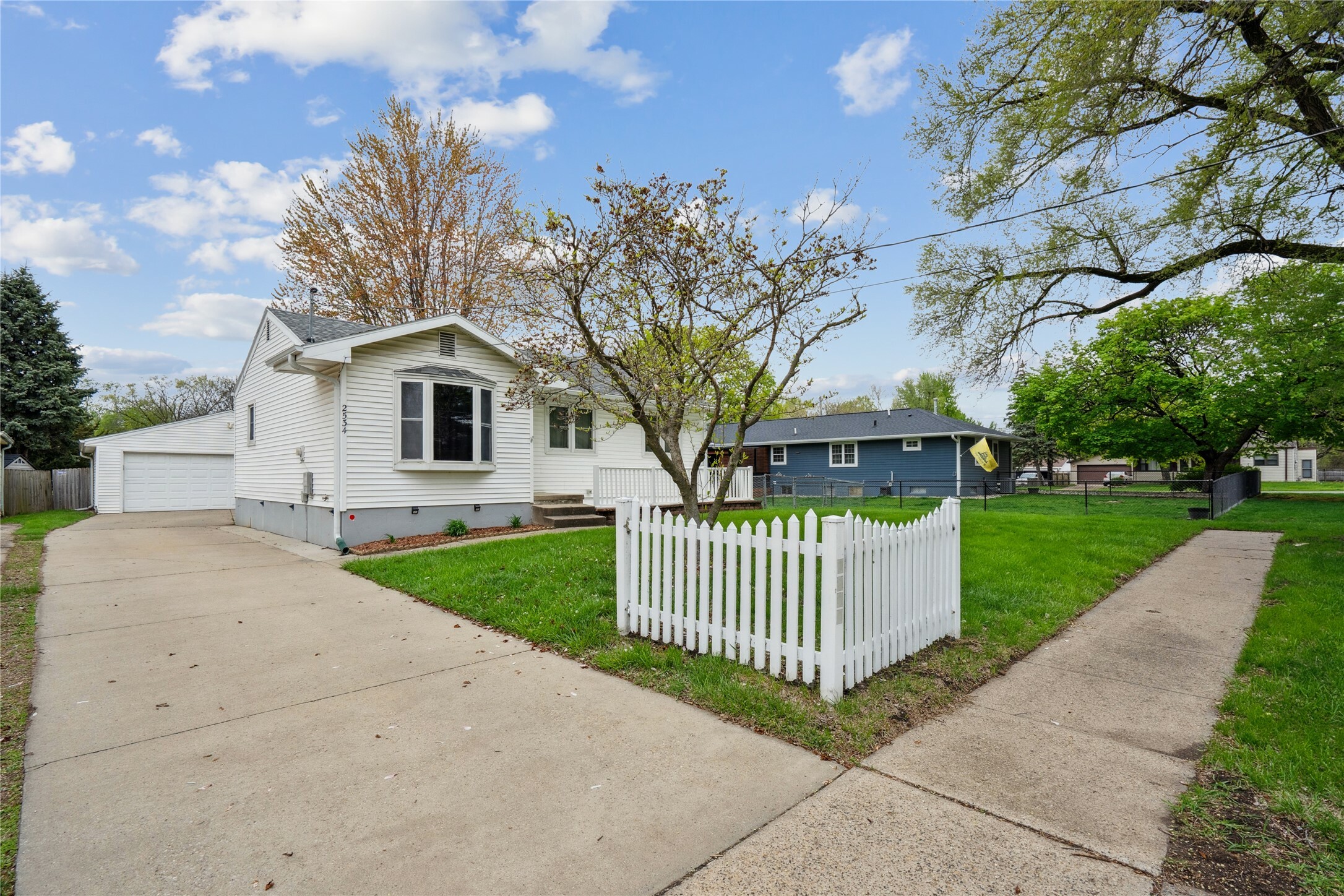 Property Photo: 2534 Lay Street IA 50317