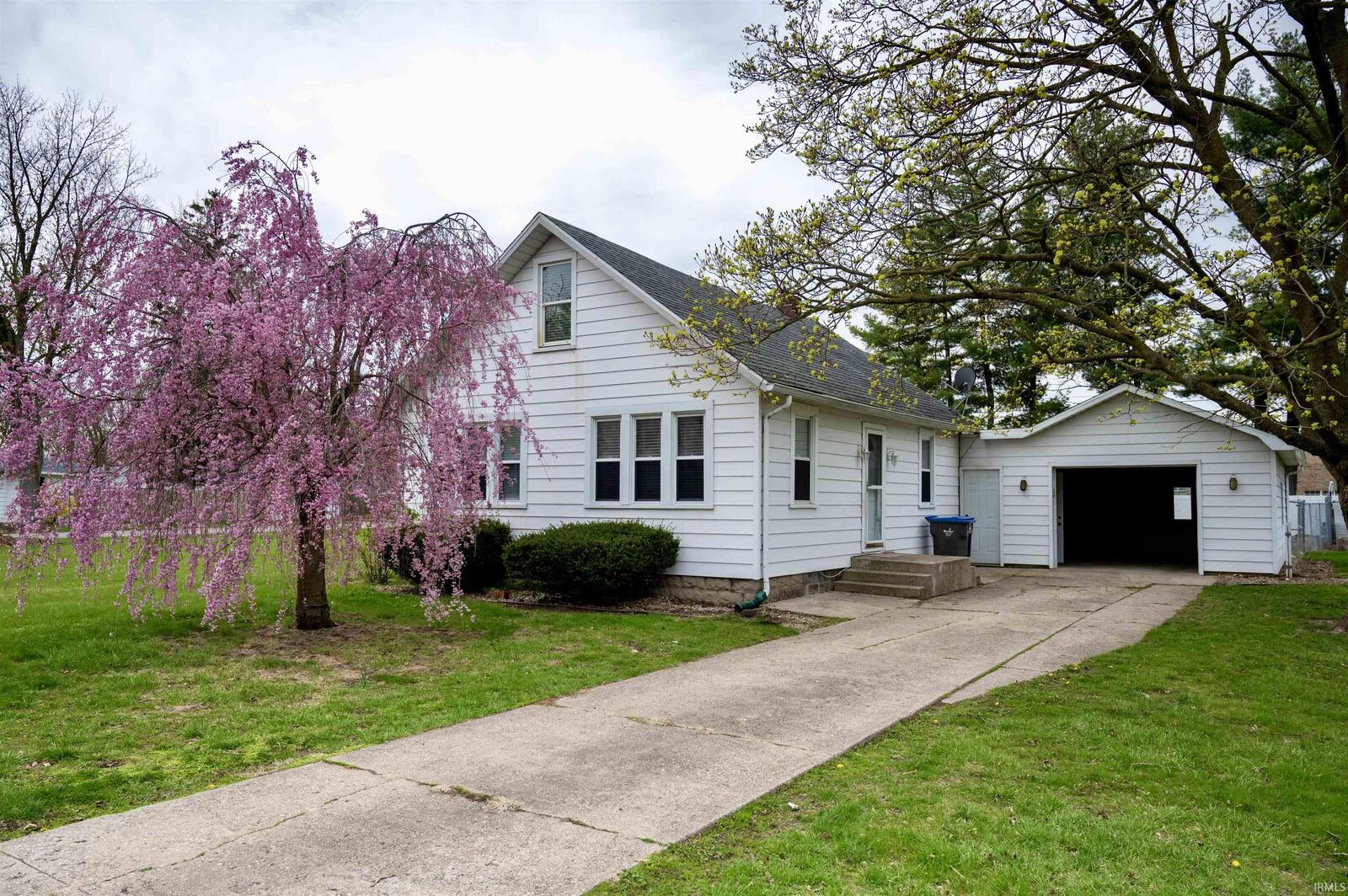 Property Photo: 1517 S 11th Street IN 46526-4515