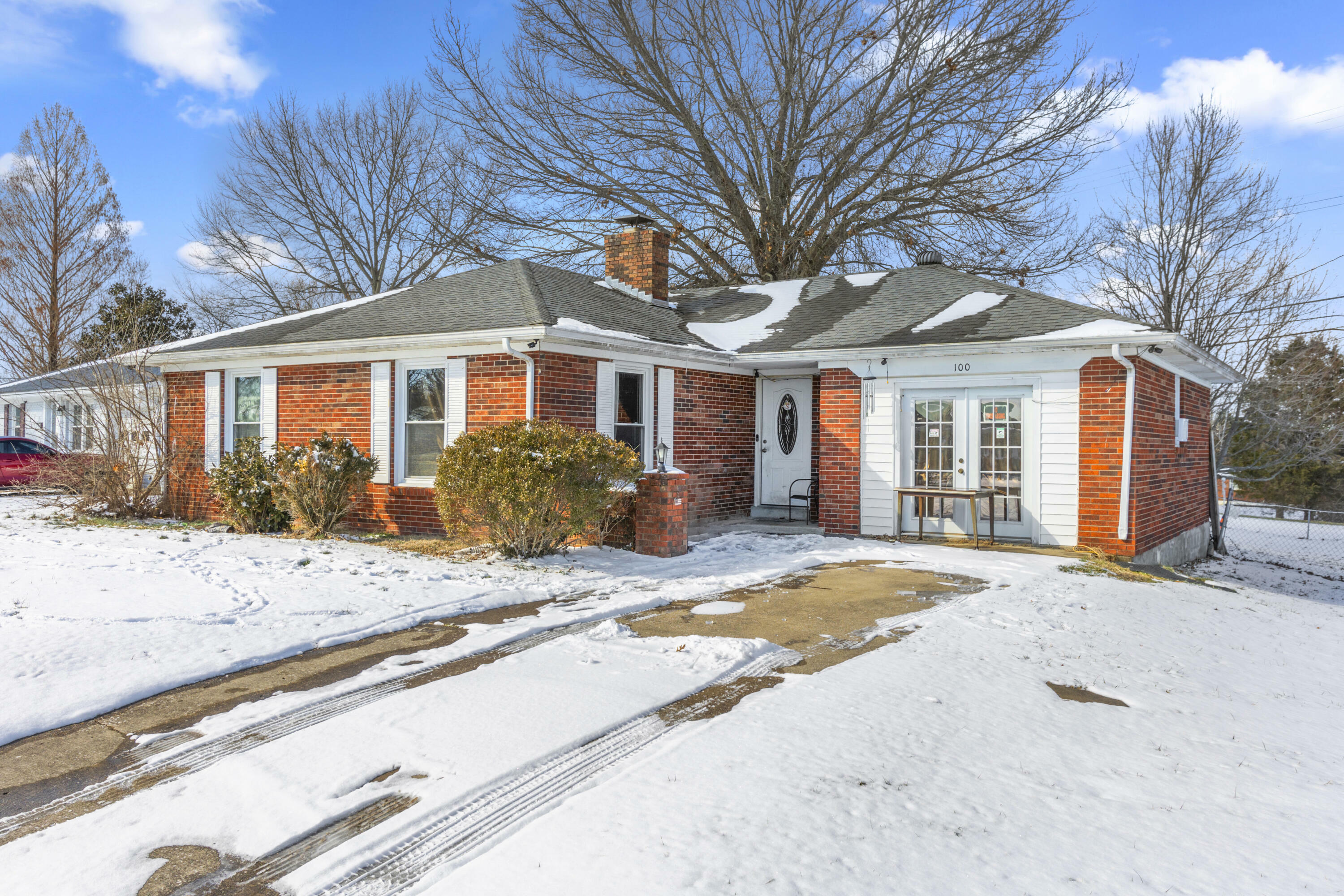 Property Photo: 100 Ashland Drive KY 40601