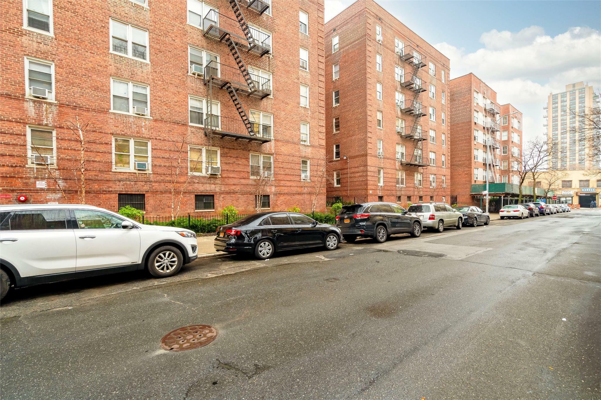 Property Photo: 2080 Barnes Avenue 4A NY 10462