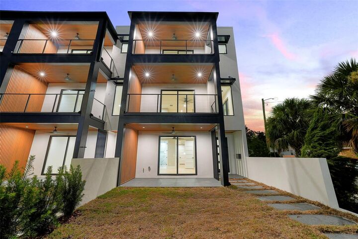 Property Photo:  501 W Ross Avenue 1  FL 33602