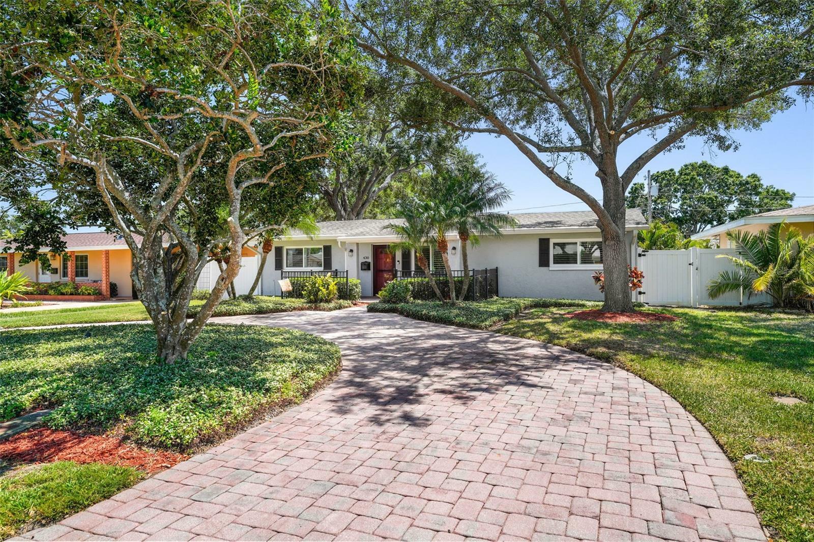 Property Photo: 430 44th Avenue NE FL 33703