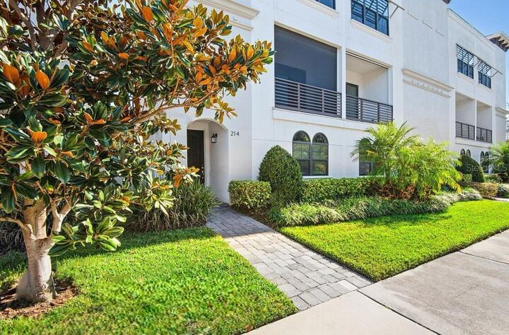 Property Photo:  214 S Audubon Avenue  FL 33609