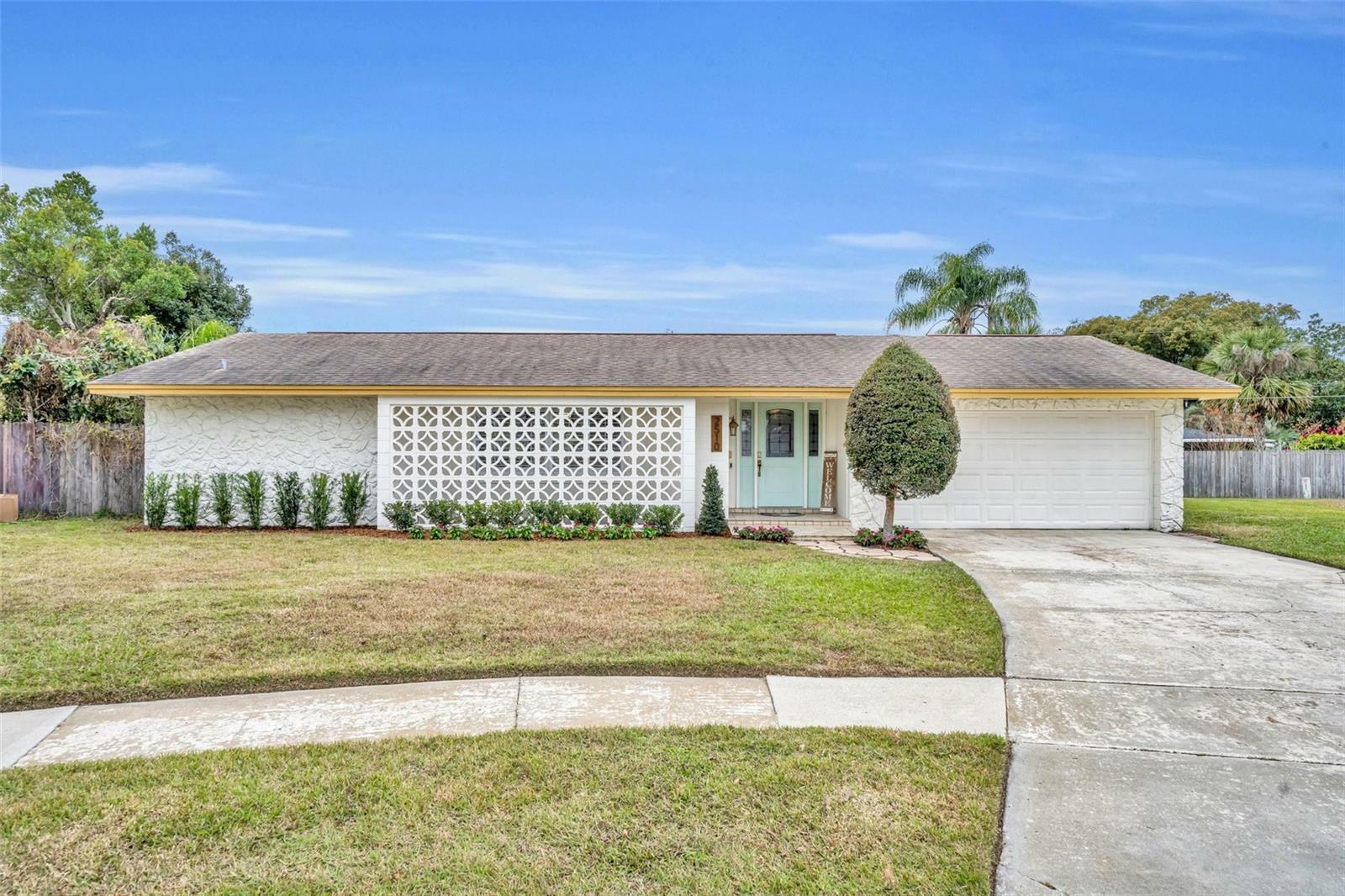 Property Photo:  2510 Kiowa Trail  FL 32730 