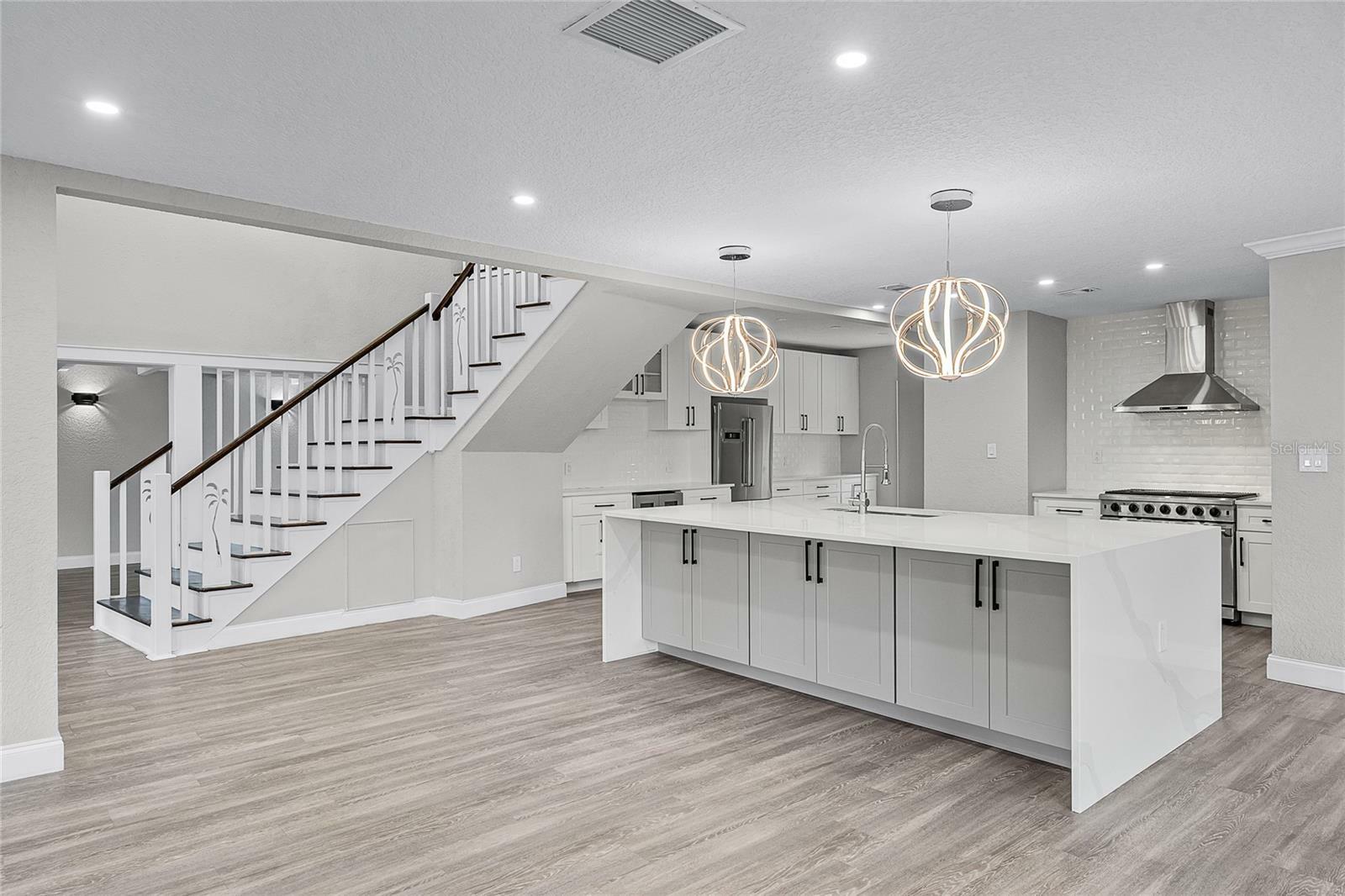 Property Photo: 311 E 8th Avenue FL 34786