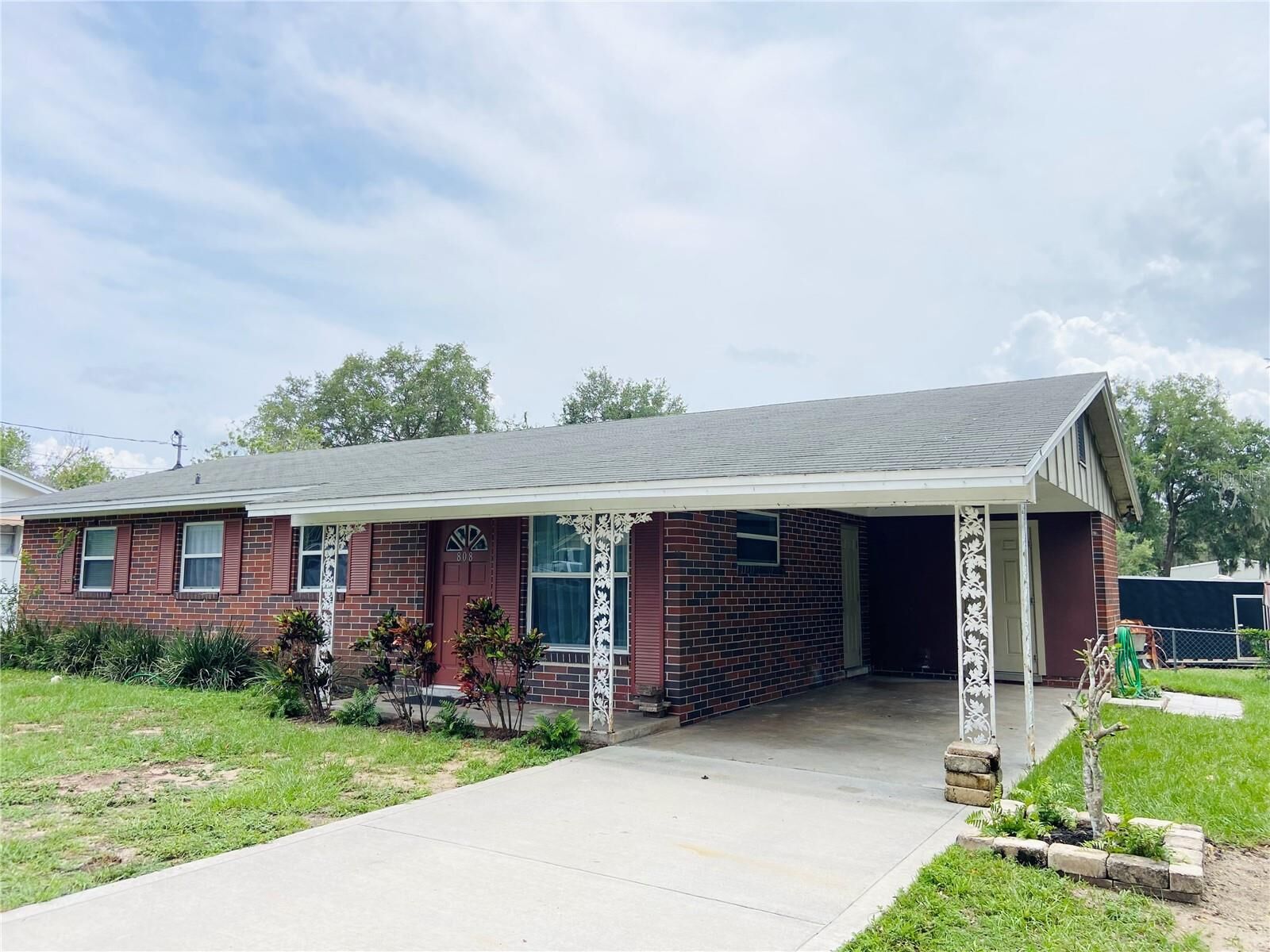 Property Photo: 808 Carol Court FL 32778