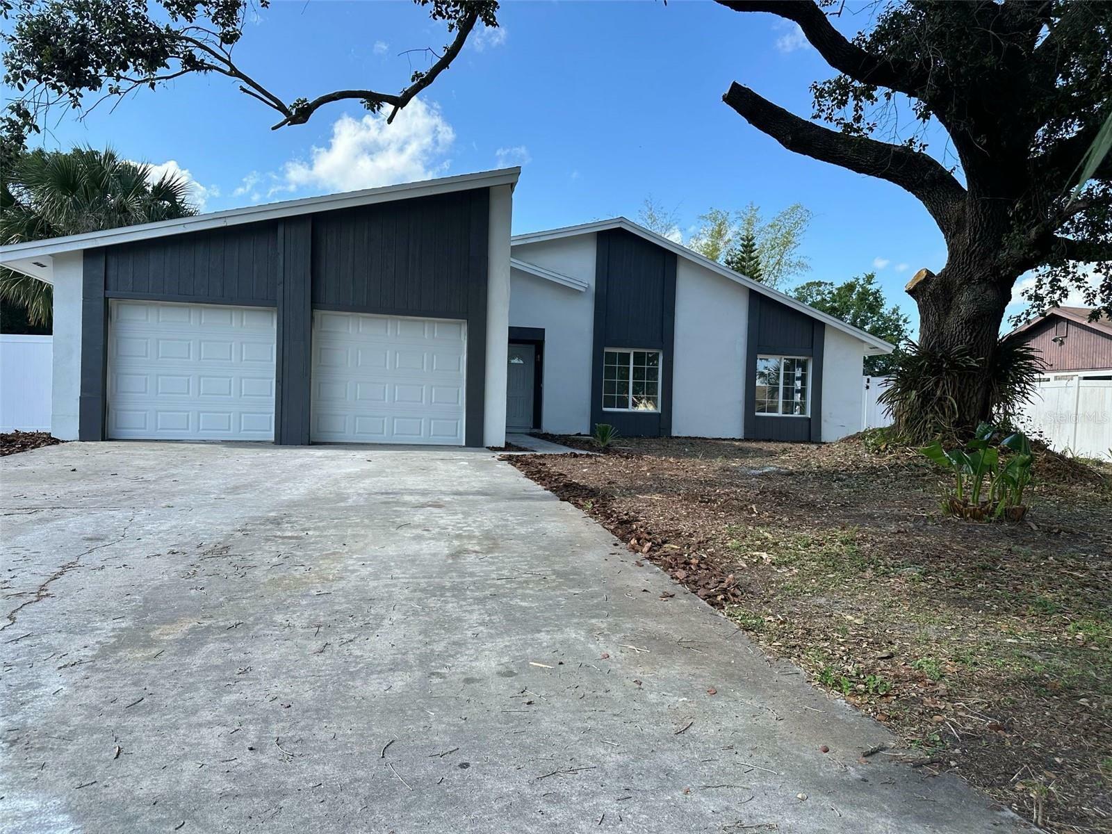 Property Photo: 705 Wood Lane FL 34759