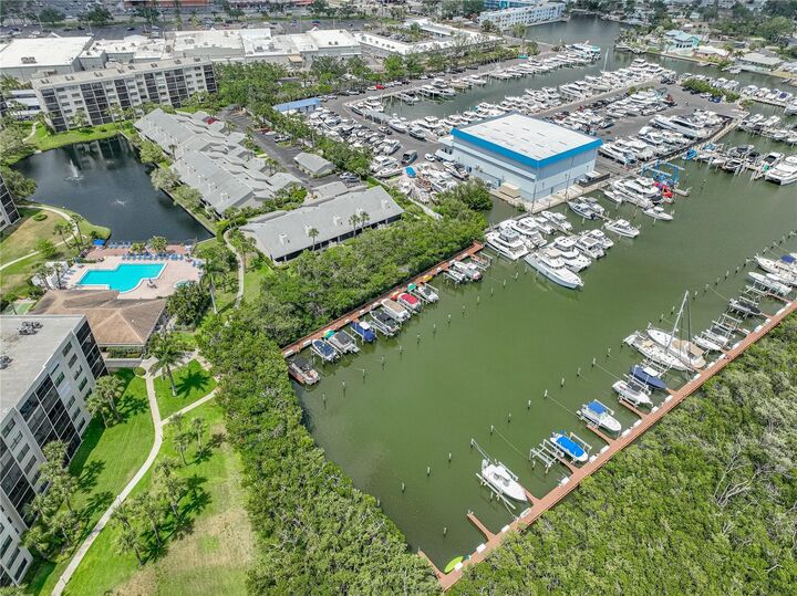 Property Photo: 1332 Pasadena Avenue S 503 FL 33707