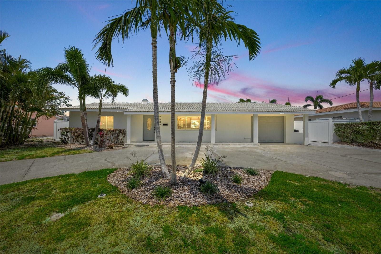 7889 3rd Avenue S  St Petersburg FL 33707 photo
