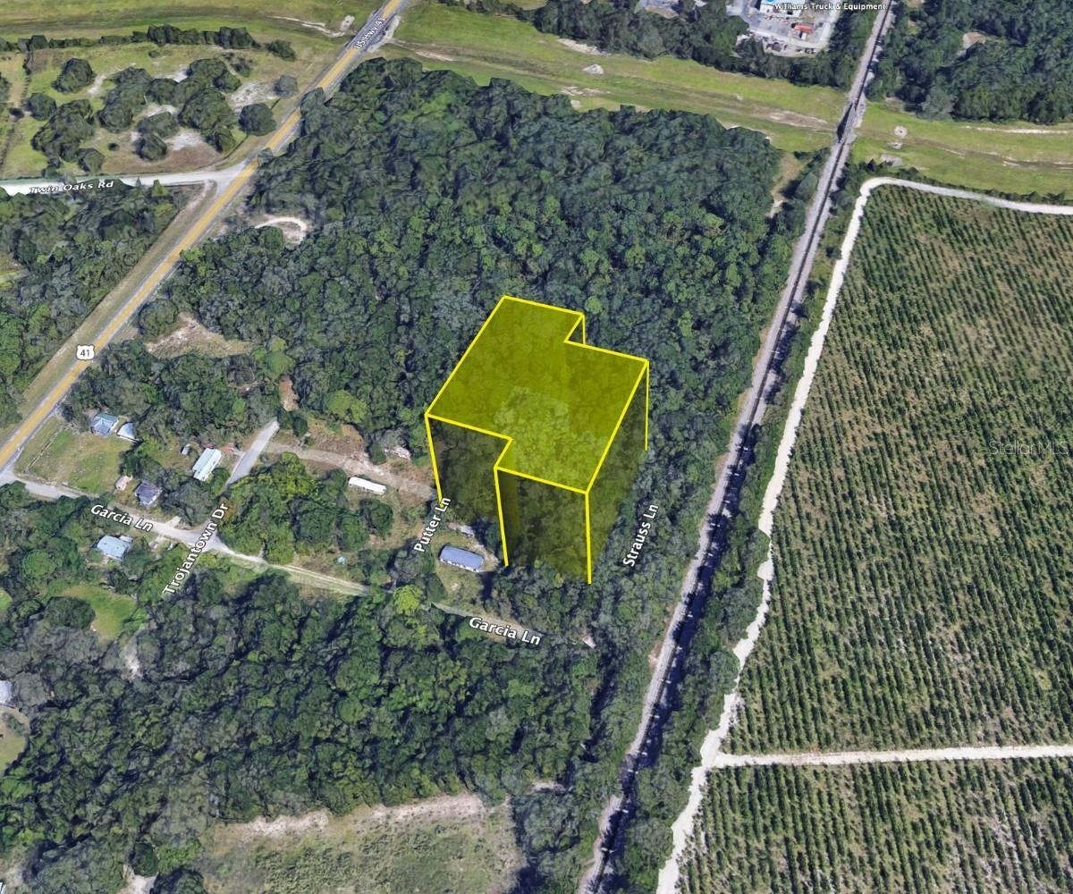 Property Photo: 17326 Putter Lane FL 34610