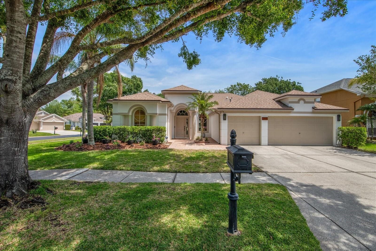 Property Photo:  12806 Castlemaine Drive  FL 33626 