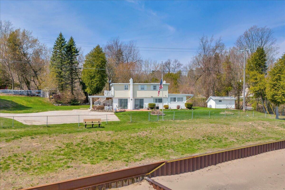 7226 Lakeview Drive  Lexington MI 48450-8949 photo