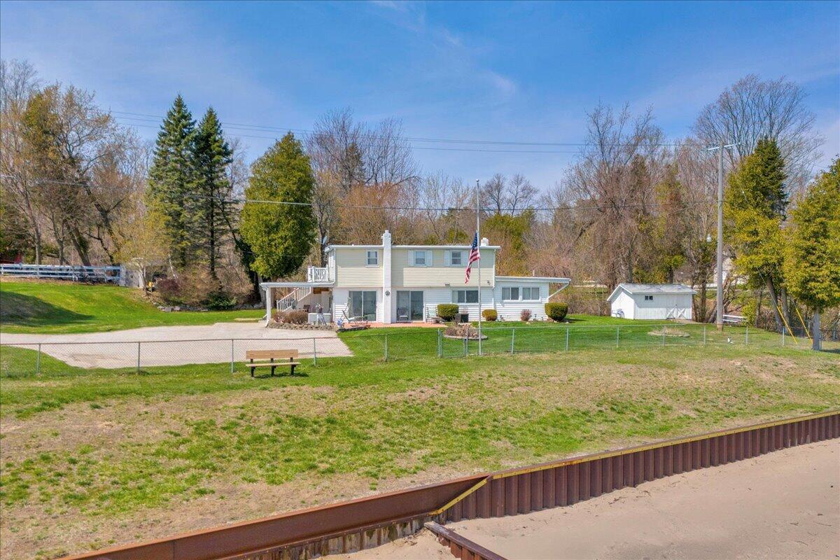 Property Photo: 7226 Lakeview Drive MI 48450-8949