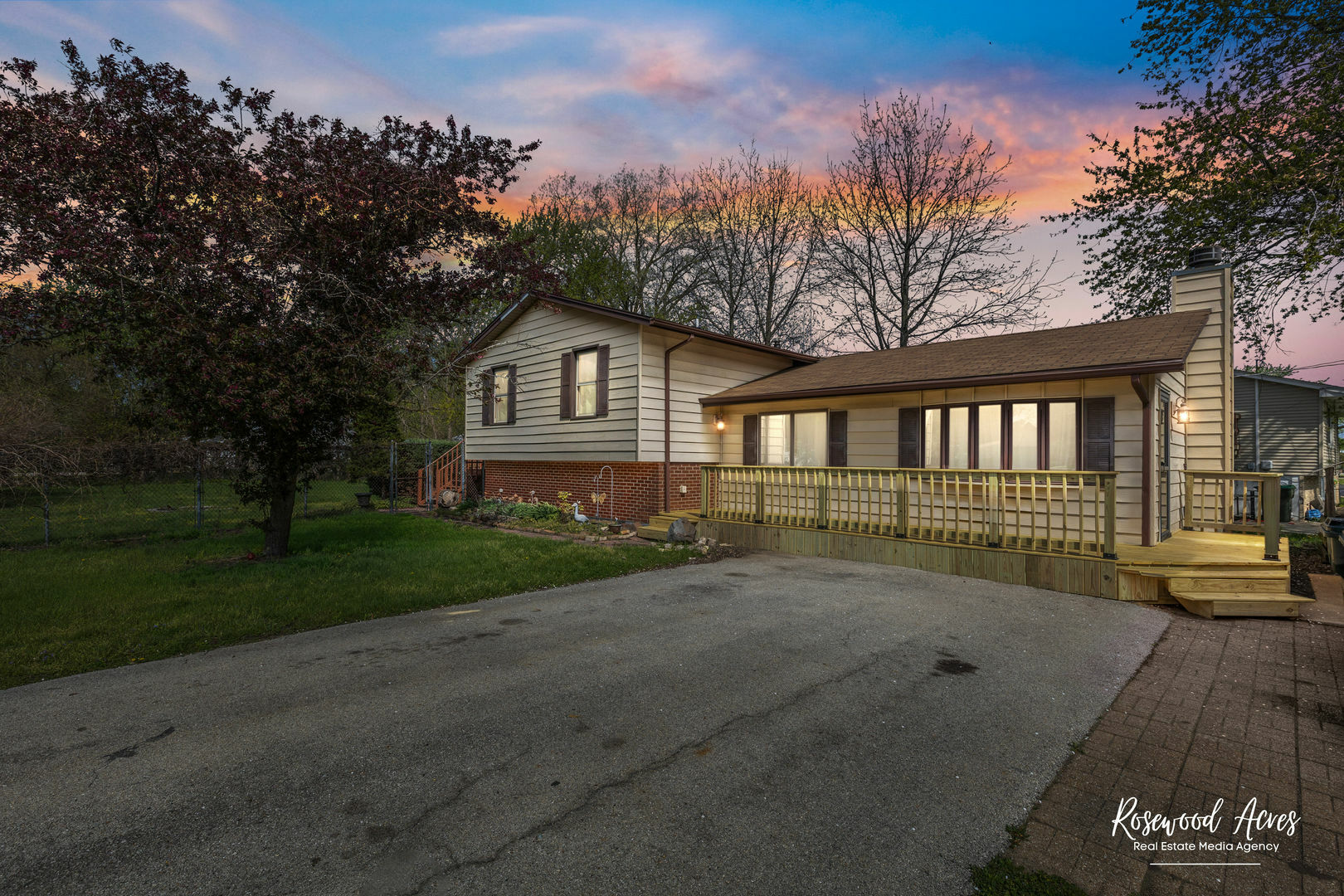 Property Photo: 510 W 3rd Street IL 60408