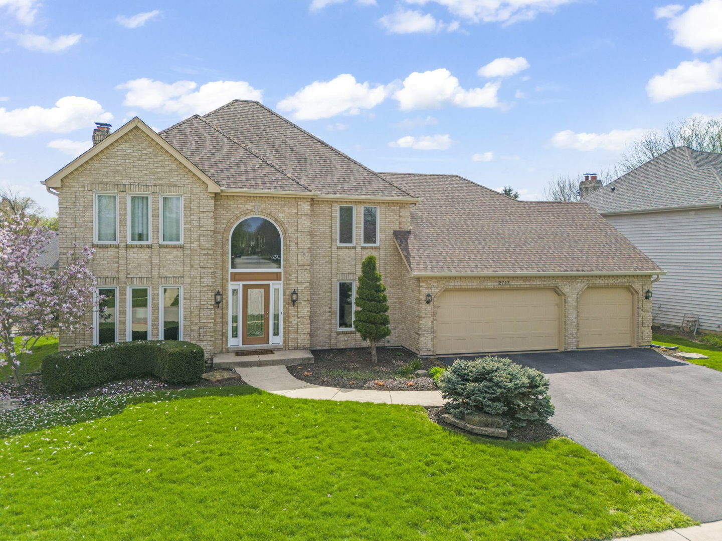 Property Photo: 2717 Newport Drive IL 60565