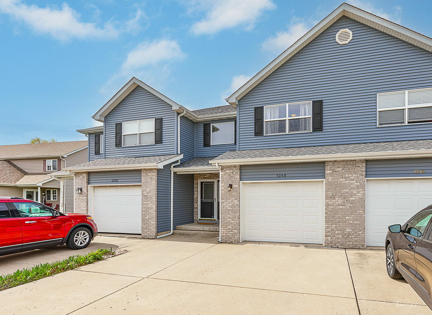 Property Photo: 1248 E Arnold Road IL 60548