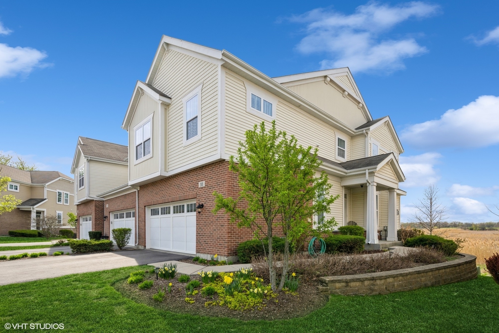 Property Photo: 31 E Preserve Drive IL 60074